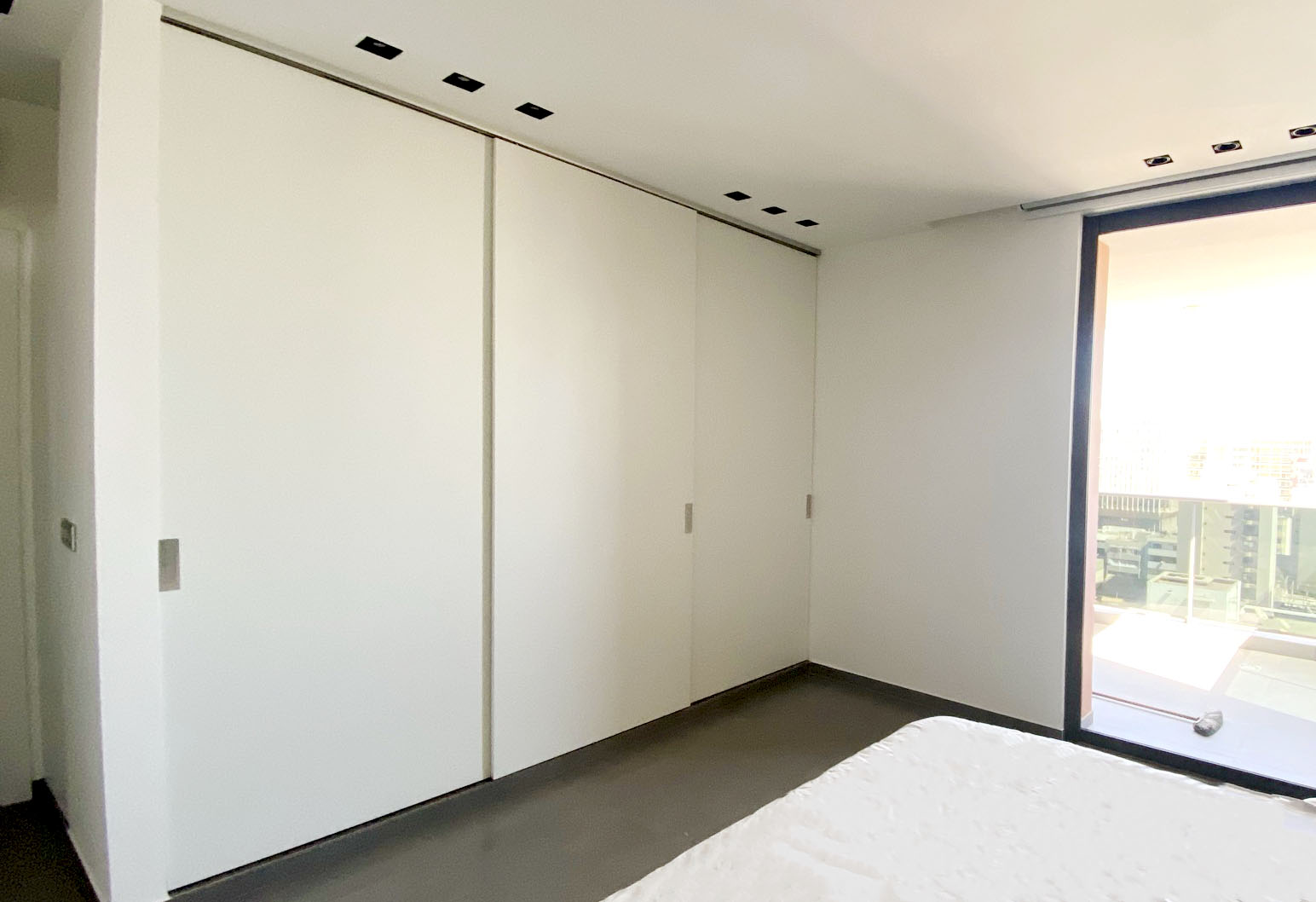 PORTE COULISSANTE armoire